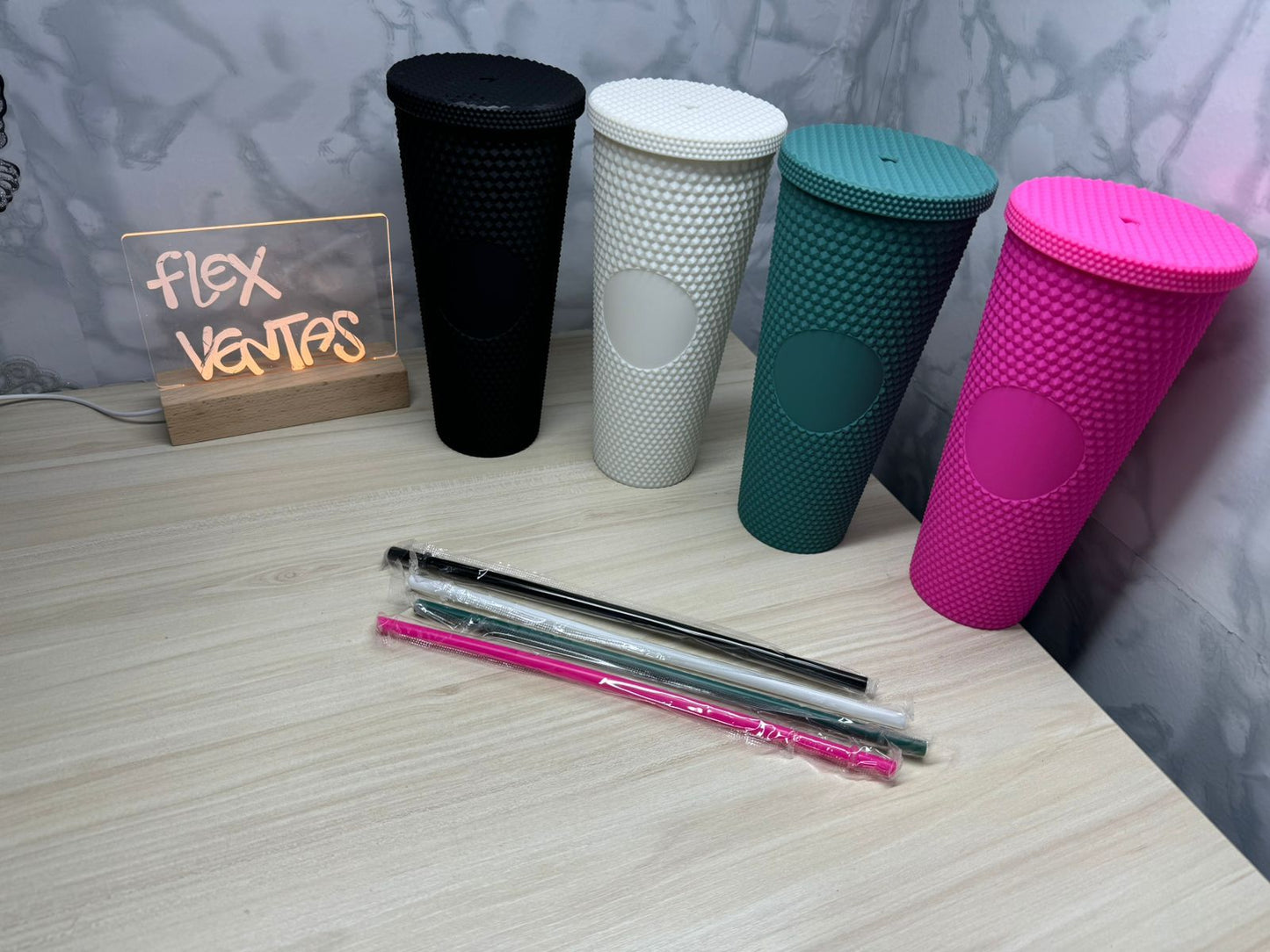 TERMO VASO TUMBLER CON PITILLO TEXTURIZA